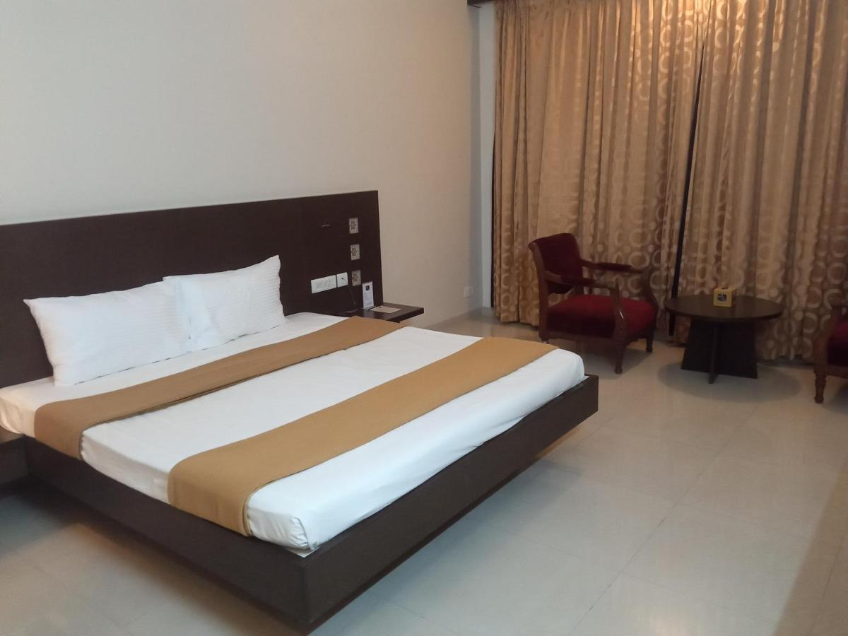 Hotel Rns One à Subrahmanya Extérieur photo