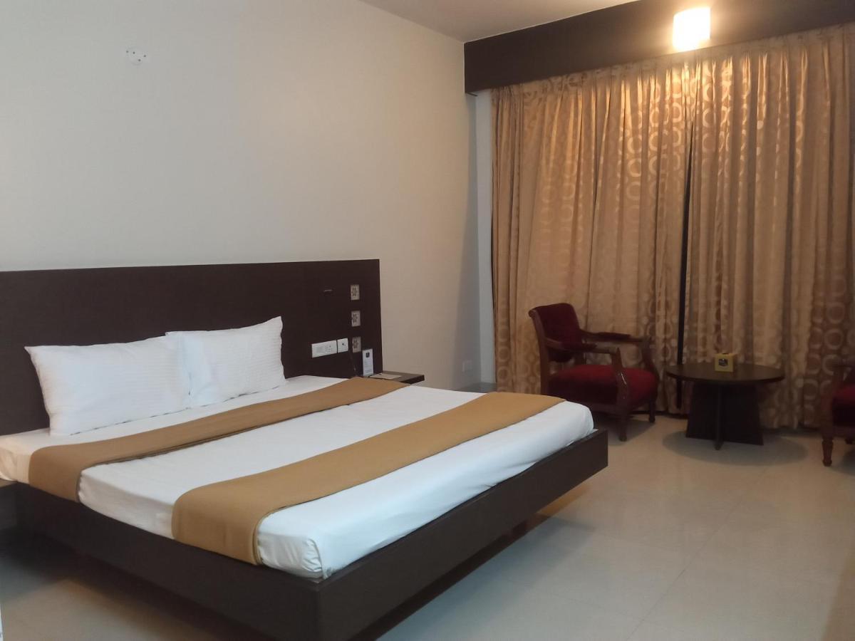 Hotel Rns One à Subrahmanya Extérieur photo