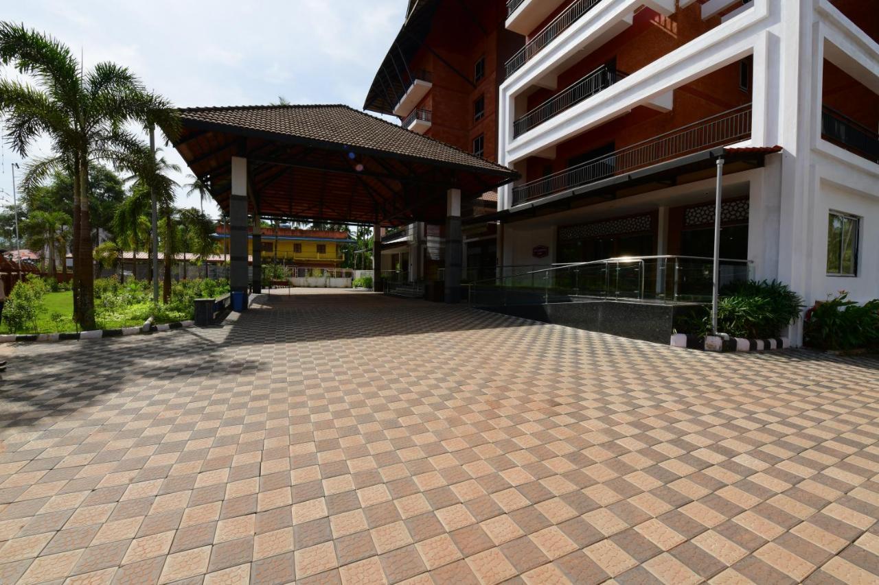 Hotel Rns One à Subrahmanya Extérieur photo