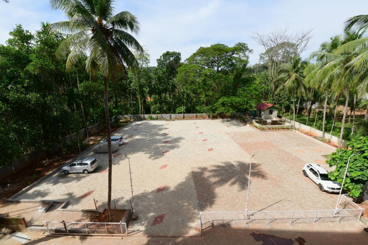 Hotel Rns One à Subrahmanya Extérieur photo